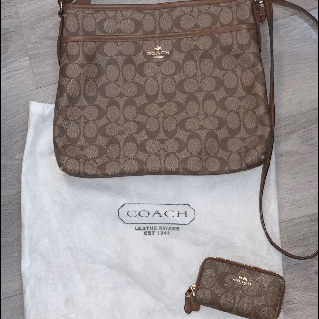 Designed By Coach!!!!! Like New Purse And Wallet